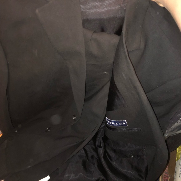 MENS TUXEDOS AND SUITS WHOLESALE - Picture 6 of 7